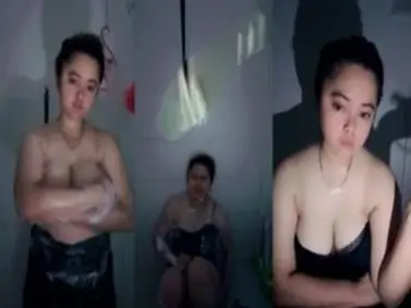 Host Malay Cantik Mandi Sambil Spill Puting Live